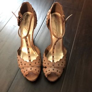 Vince camuflo nude heels